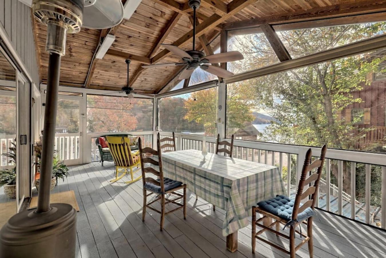 Hannahs Perch On Lake Burton With Private Top Patio And Bottom Dock Клейтън Екстериор снимка