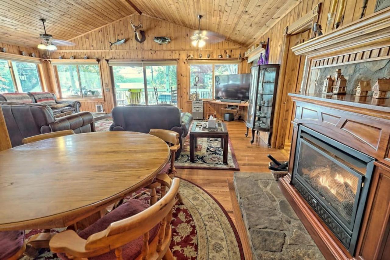 Hannahs Perch On Lake Burton With Private Top Patio And Bottom Dock Клейтън Екстериор снимка